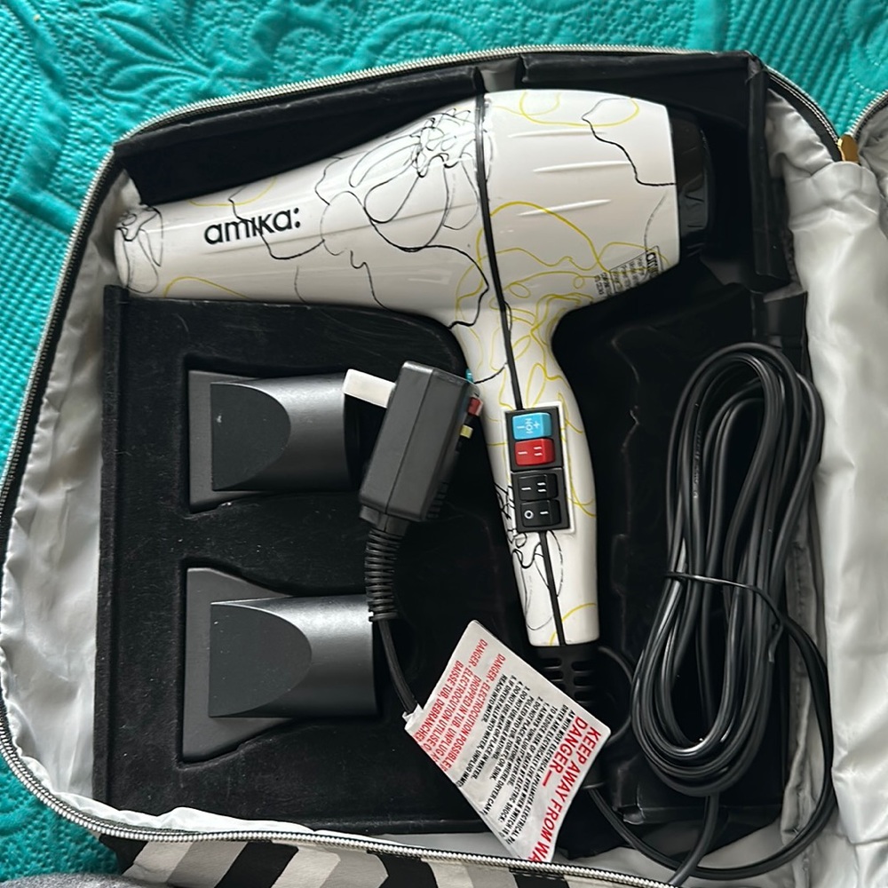 Amika Power Cloud Repair + Smooth Dryer